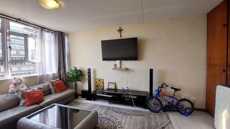 1 Bedroom Property for Sale in Loevenstein Western Cape